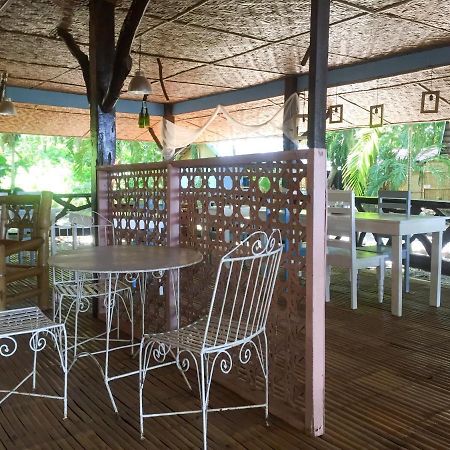 Beach House Resort And Dive Center Мамбаджао Екстериор снимка