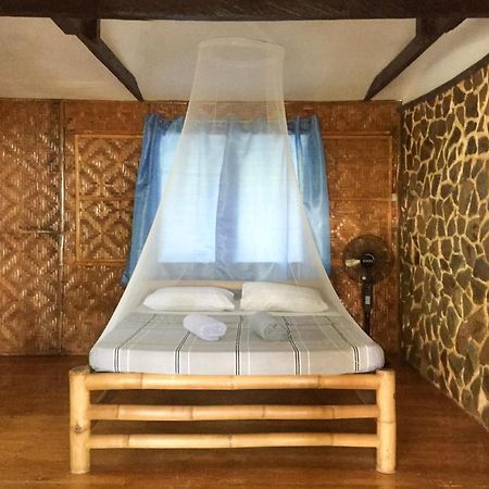 Beach House Resort And Dive Center Мамбаджао Екстериор снимка