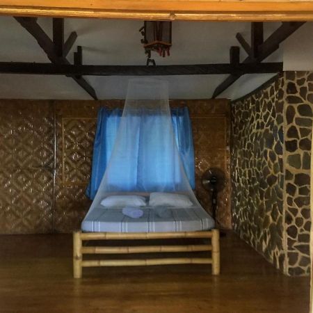 Beach House Resort And Dive Center Мамбаджао Екстериор снимка