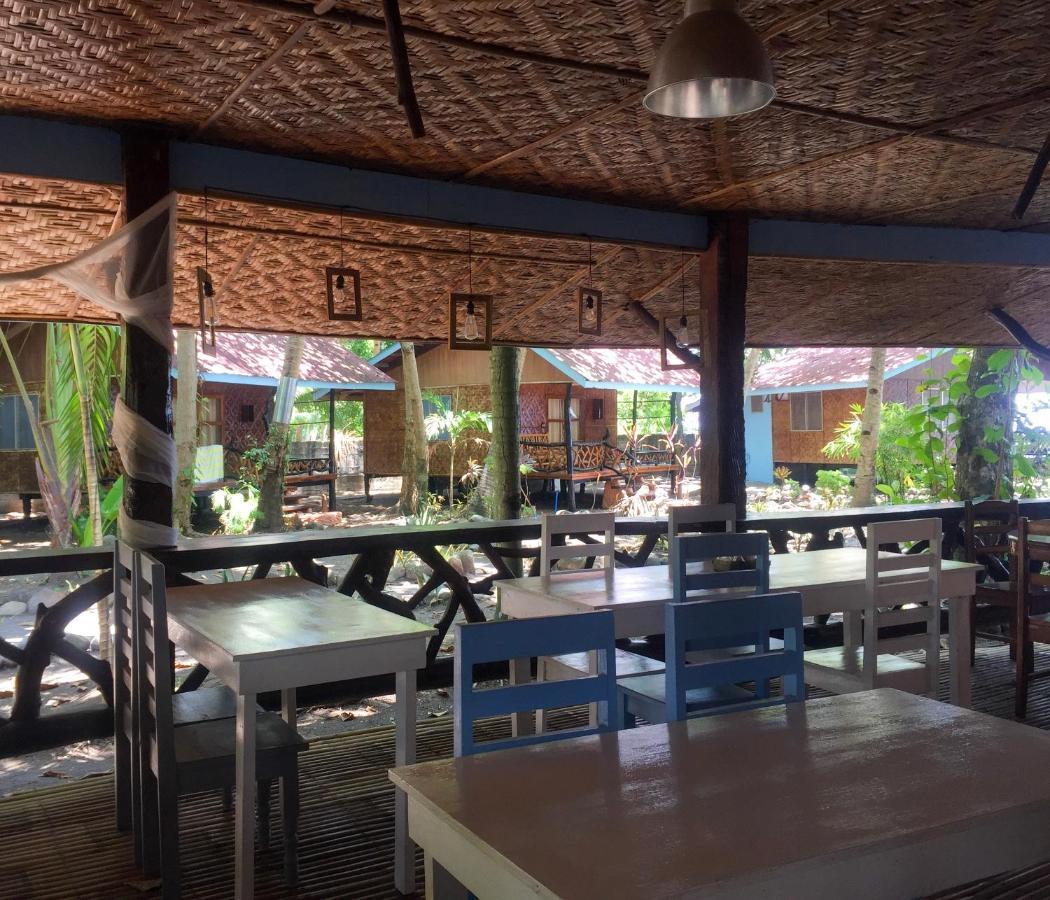 Beach House Resort And Dive Center Мамбаджао Екстериор снимка