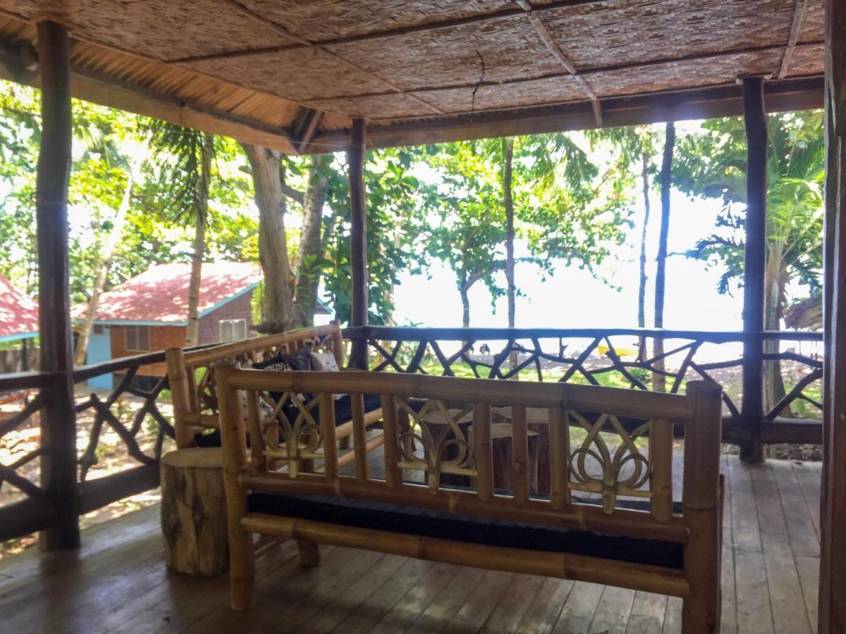 Beach House Resort And Dive Center Мамбаджао Екстериор снимка