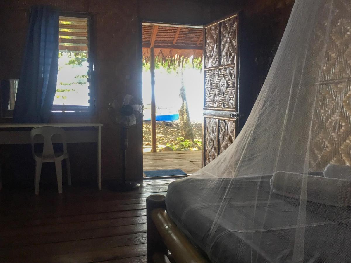 Beach House Resort And Dive Center Мамбаджао Екстериор снимка