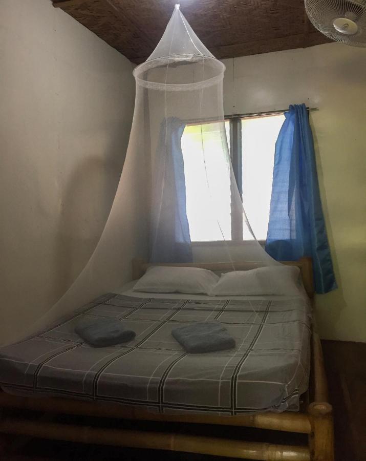 Beach House Resort And Dive Center Мамбаджао Екстериор снимка